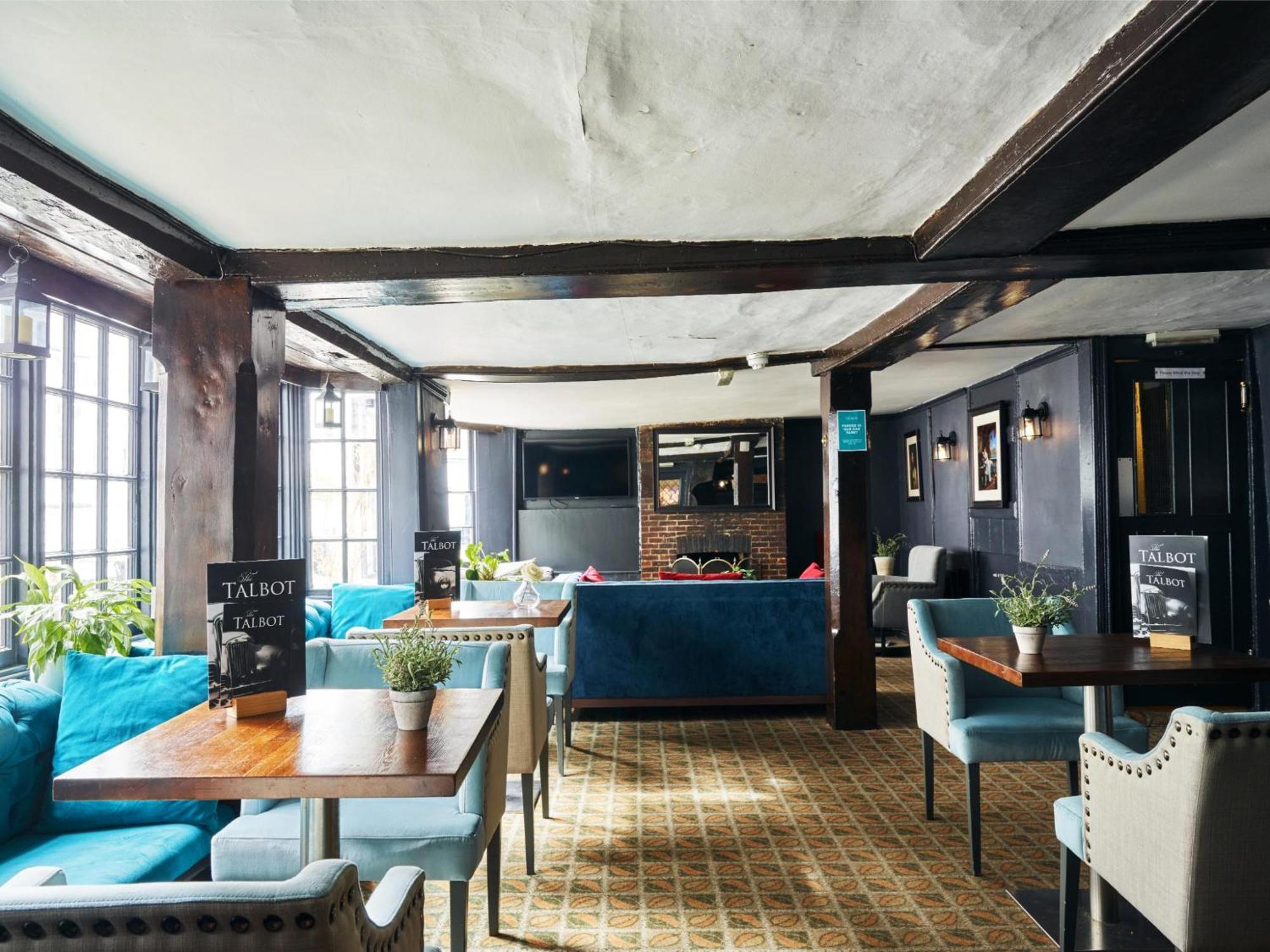 The Talbot Inn Γουόκινγκ Εξωτερικό φωτογραφία